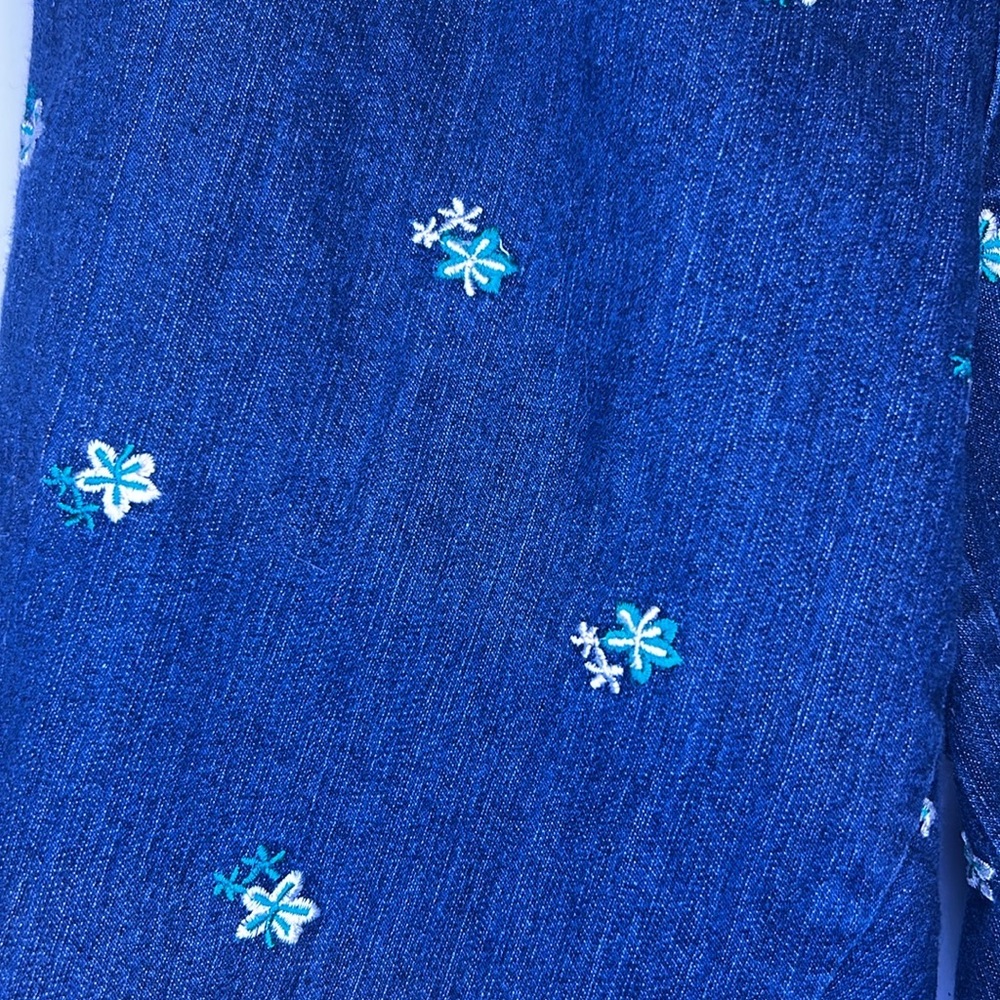 Women’s Denim Floral capris - Picture 3 of 6